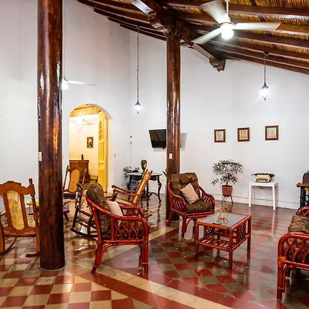 Hostal Victoria Гранада Екстериор снимка